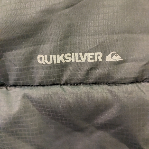 Quicksilver puffer vest - Picture 4 of 6